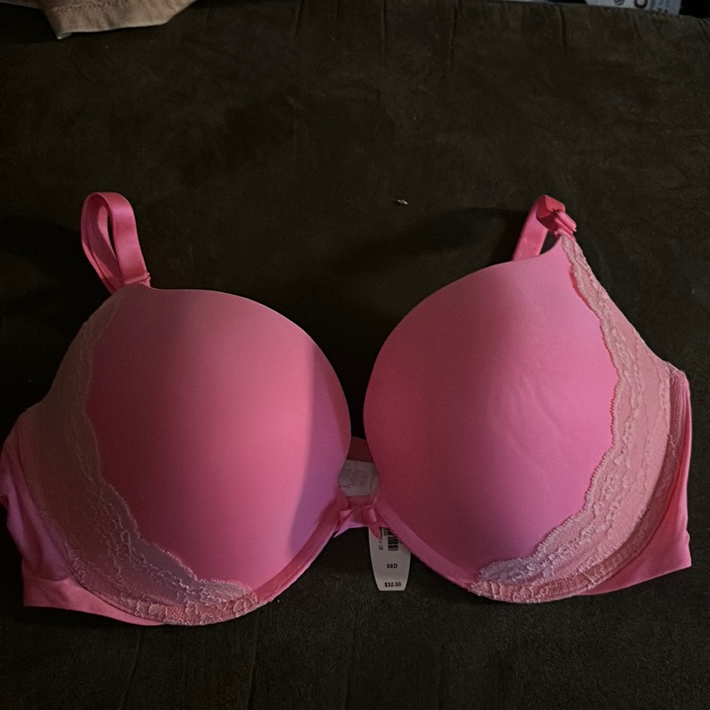 Victoria Secret bra 38D. NWT